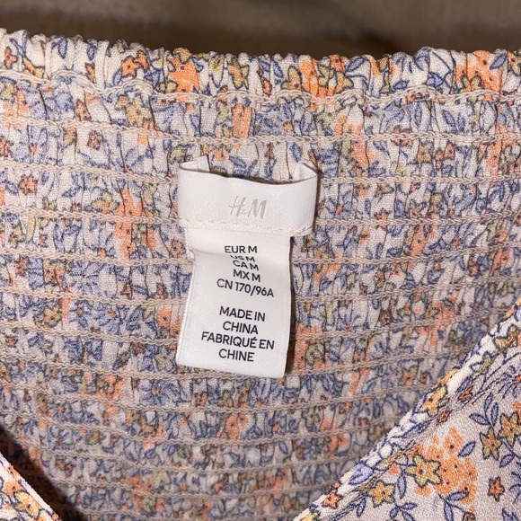 Cropped H&M shirt - Picture 2 of 2